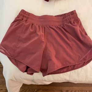 Lulu Lemon Hotty Hot Tall 4” shorts